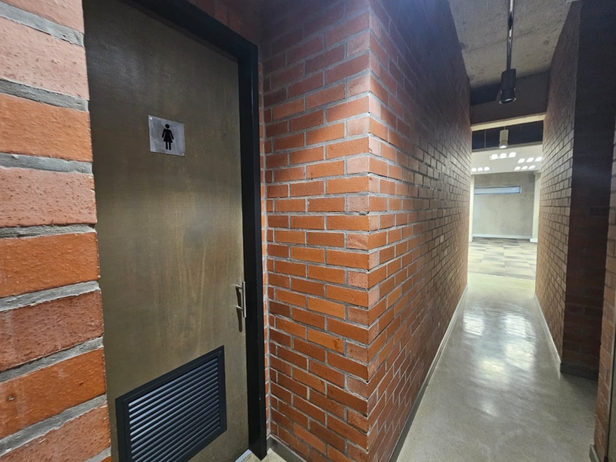 To Let commercial Property for Rent in Beacon Bay North Eastern Cape